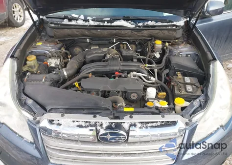 2013 Subaru Outback 2.5I Premium z USA, uszkodzony, nr VIN 4S4BRBCC9D3285779